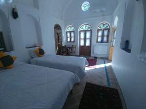 اقامتگاه بوم گردی پنجه آفتاب اردستان اقامتگاه بوم گردی پنجه آفتاب اردستان