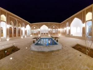 اقامتگاه بوم گردی پنجه آفتاب اردستان اقامتگاه بوم گردی پنجه آفتاب اردستان