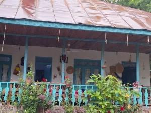 اقامتگاه بوم گردی گل یخ شفت اقامتگاه بوم گردی گل یخ شفت