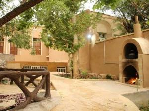 اقامتگاه بوم گردی آریابان مهریز اقامتگاه بوم گردی آریابان مهریز