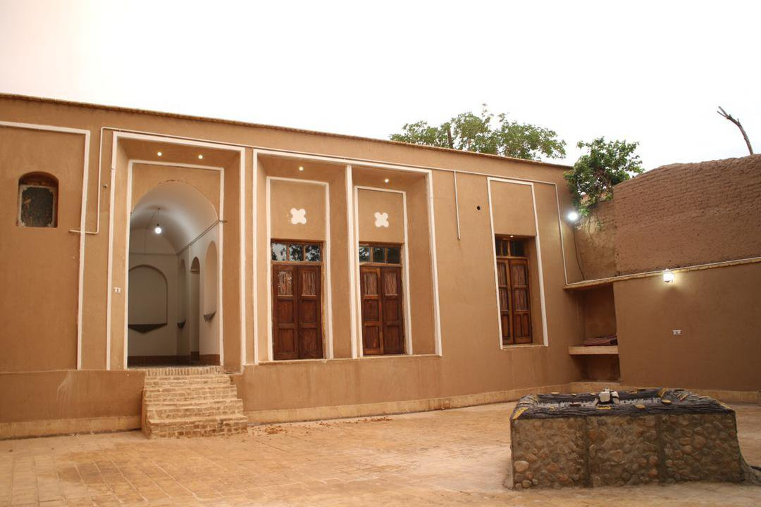 اقامتگاه بوم گردی آریابان مهریز