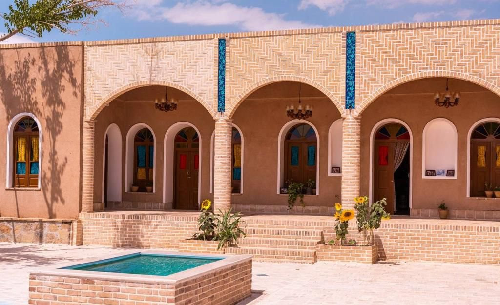 اقامتگاه بوم گردی عمارت مهاجر شاهرود