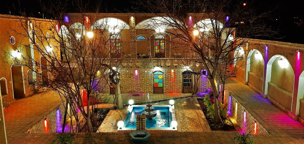 اقامتگاه بوم گردی سرچشمه ابوزیدآباد