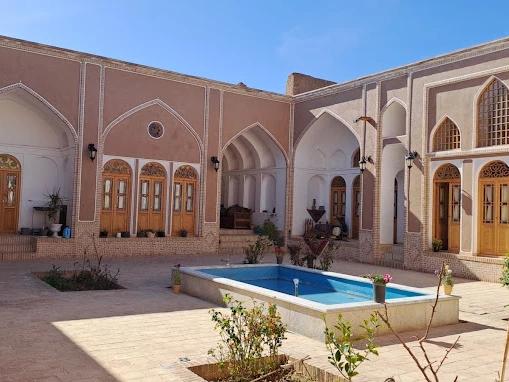 اقامتگاه بوم گردی پنجه آفتاب اردستان اقامتگاه بوم گردی پنجه آفتاب اردستان