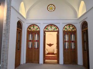 اقامتگاه بوم گردی پنجه آفتاب اردستان اقامتگاه بوم گردی پنجه آفتاب اردستان