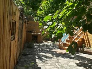 اقامتگاه بوم گردی خانه رودبار شهمیرزاد اقامتگاه بوم گردی خانه رودبار شهمیرزاد