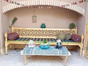 اقامتگاه بوم گردی گل پری اردکان اقامتگاه بوم گردی گل پری اردکان