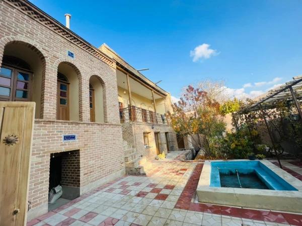 اقامتگاه بوم گردی خانه سادات تویسرکان اقامتگاه بوم گردی خانه سادات تویسرکان