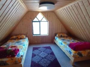 اقامتگاه بوم گردی آرتیمان تویسرکان اقامتگاه بوم گردی آرتیمان تویسرکان