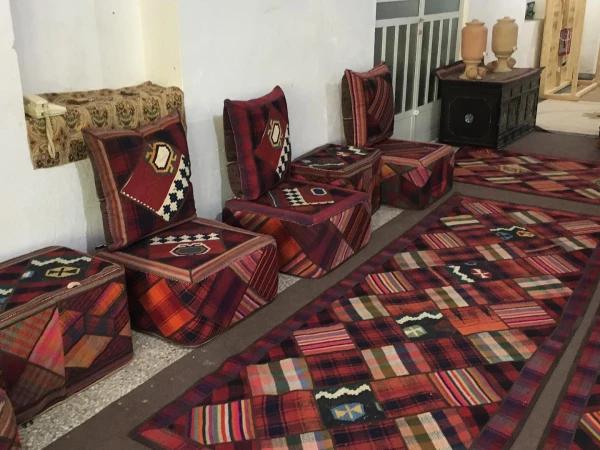 اقامتگاه بوم گردی گل افشان مهریز اقامتگاه بوم گردی گل افشان مهریز