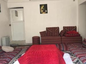 اقامتگاه بوم گردی گل افشان مهریز اقامتگاه بوم گردی گل افشان مهریز