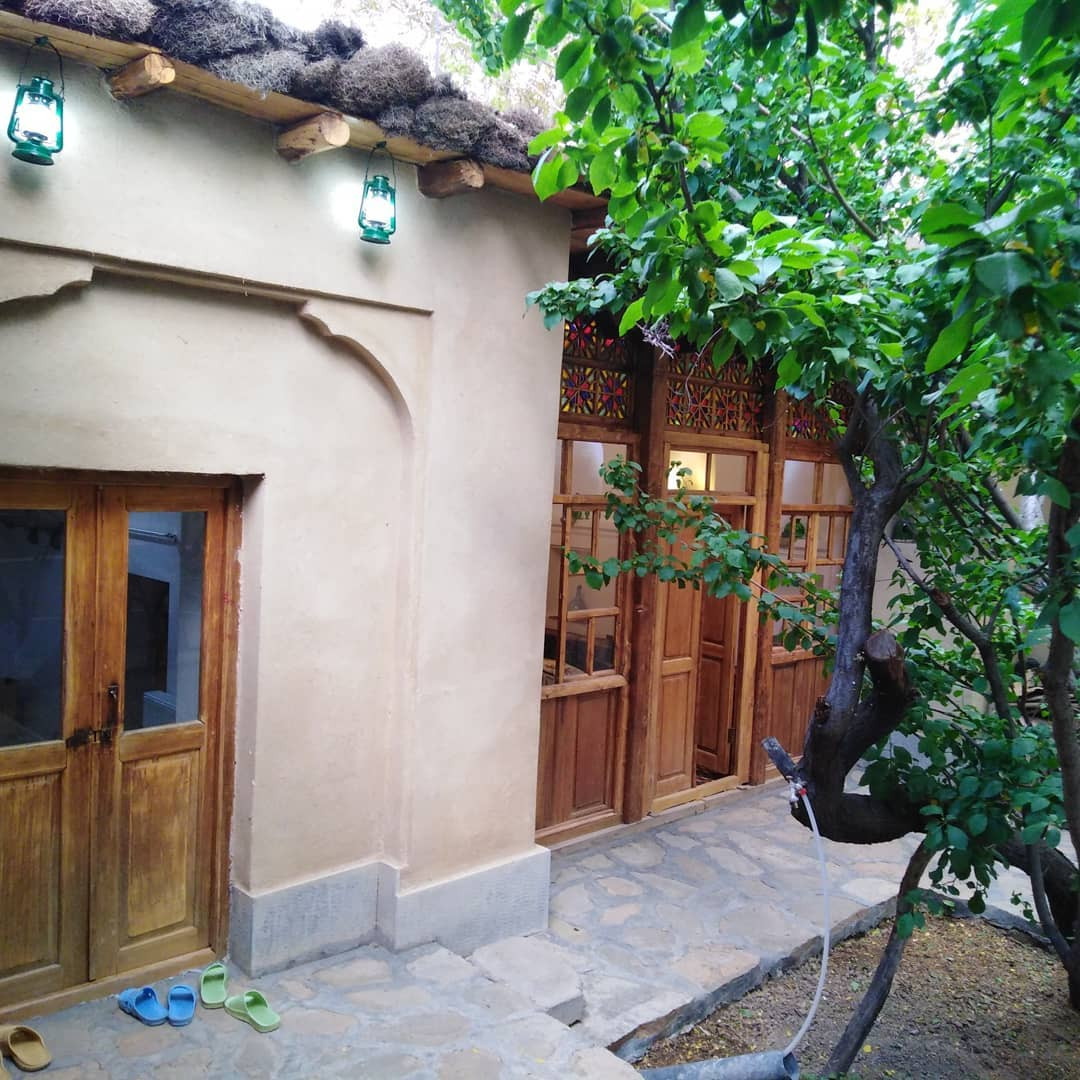 اقامتگاه بوم گردی رمونگا شهمیرزاد