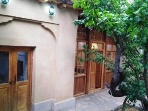 اقامتگاه بوم گردی رمونگا شهمیرزاد اقامتگاه بوم گردی رمونگا شهمیرزاد