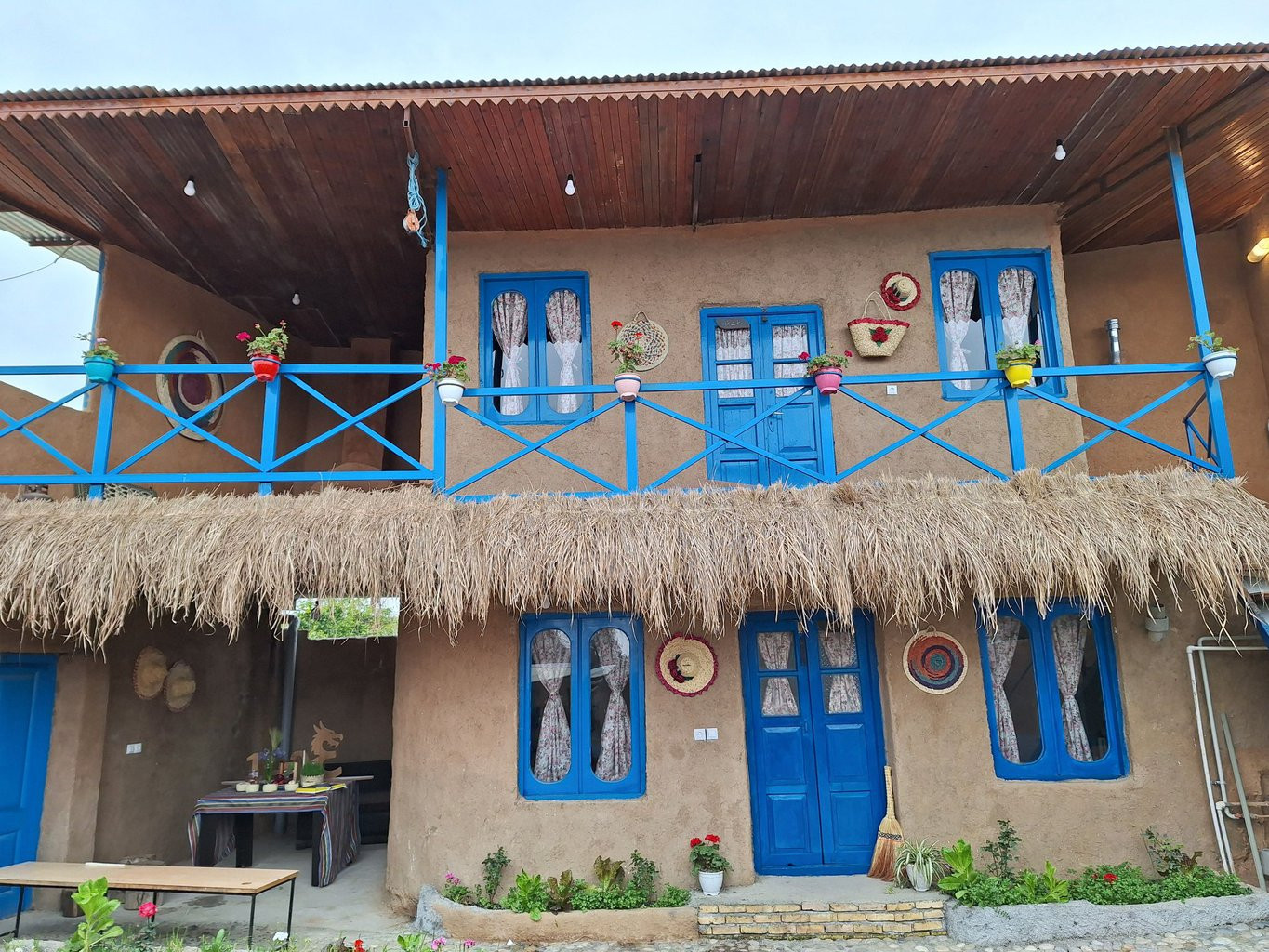 اقامتگاه بوم گردی نه نه حبیبه ساری