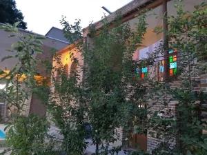 اقامتگاه بوم گردی خانه سادات تویسرکان اقامتگاه بوم گردی خانه سادات تویسرکان