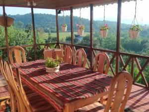 اقامتگاه بوم گردی دالفک رودبار اقامتگاه بوم گردی دالفک رودبار