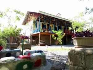 اقامتگاه بوم گردی عطارد رودبار اقامتگاه بوم گردی عطارد رودبار