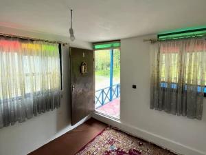 اقامتگاه بوم گردی عطارد رودبار اقامتگاه بوم گردی عطارد رودبار