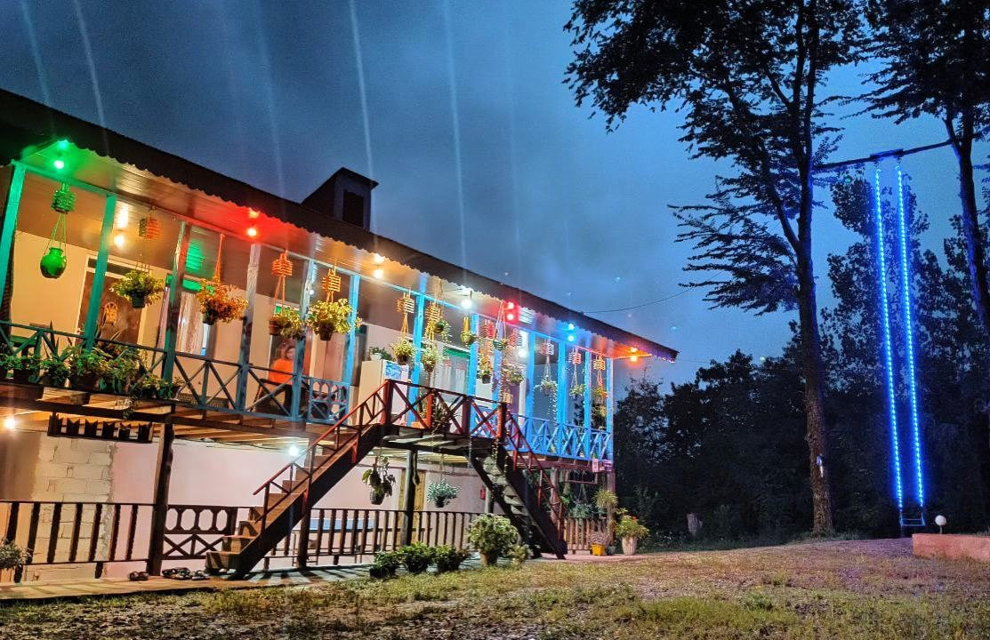 اقامتگاه بوم گردی عطارد رودبار