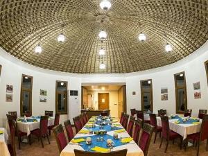 هتل سنتی پارسیان کپری قلعه گنج هتل سنتی پارسیان کپری قلعه گنج