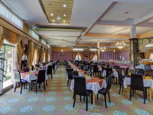 رستوران هتل پارسیان شهرکرد رستوران هتل پارسیان شهرکرد