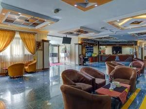 لابی هتل پارسیان شهرکرد لابی هتل پارسیان شهرکرد