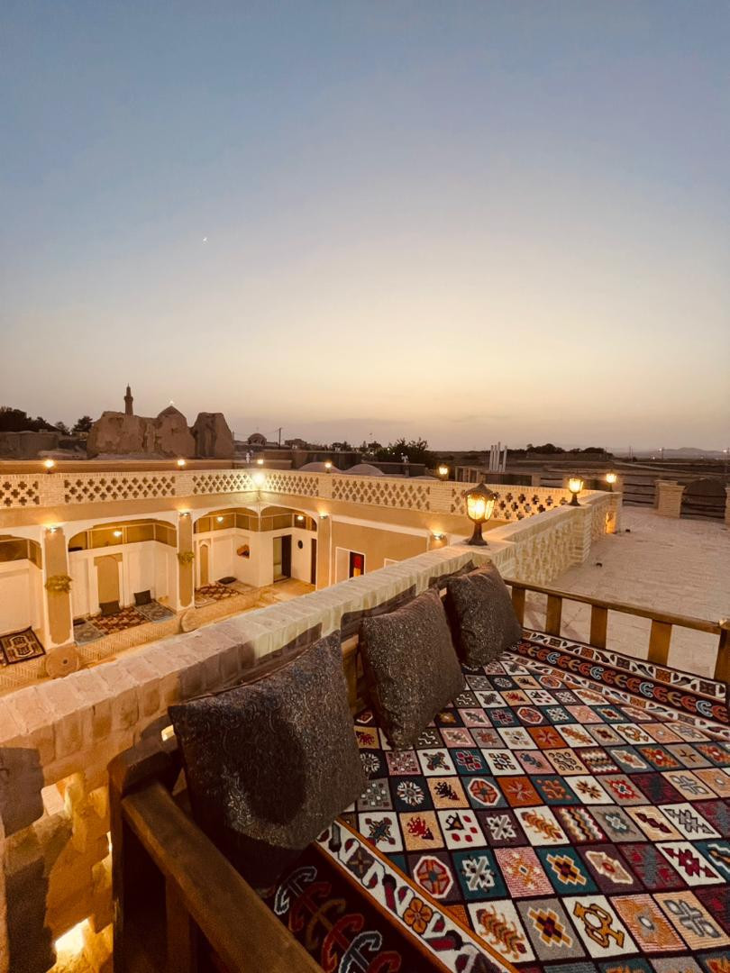 اقامتگاه بوم گردی بام نائین