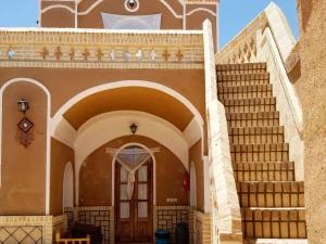 اقامتگاه بوم گردی یاقوت کویر بادرود اقامتگاه بوم گردی یاقوت کویر بادرود