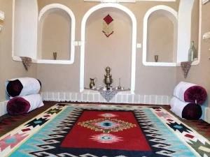 اقامتگاه بوم گردی یاقوت کویر بادرود اقامتگاه بوم گردی یاقوت کویر بادرود