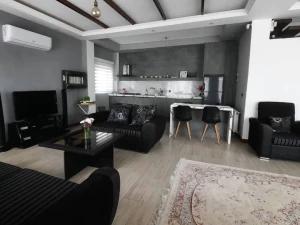 ویلا دو خوابه استخردار آب گرم یاس چالوس ویلا دو خوابه استخردار آب گرم یاس چالوس