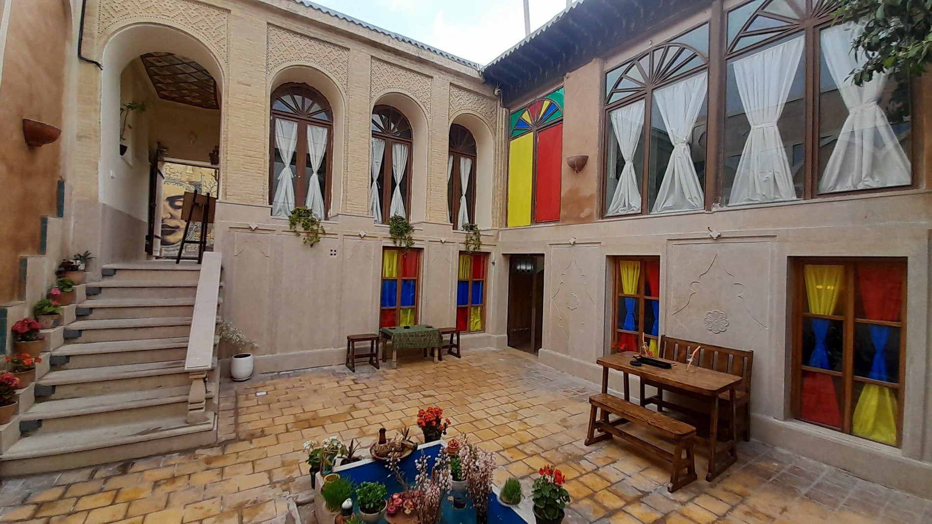 اقامتگاه بوم گردی سووشون شیراز