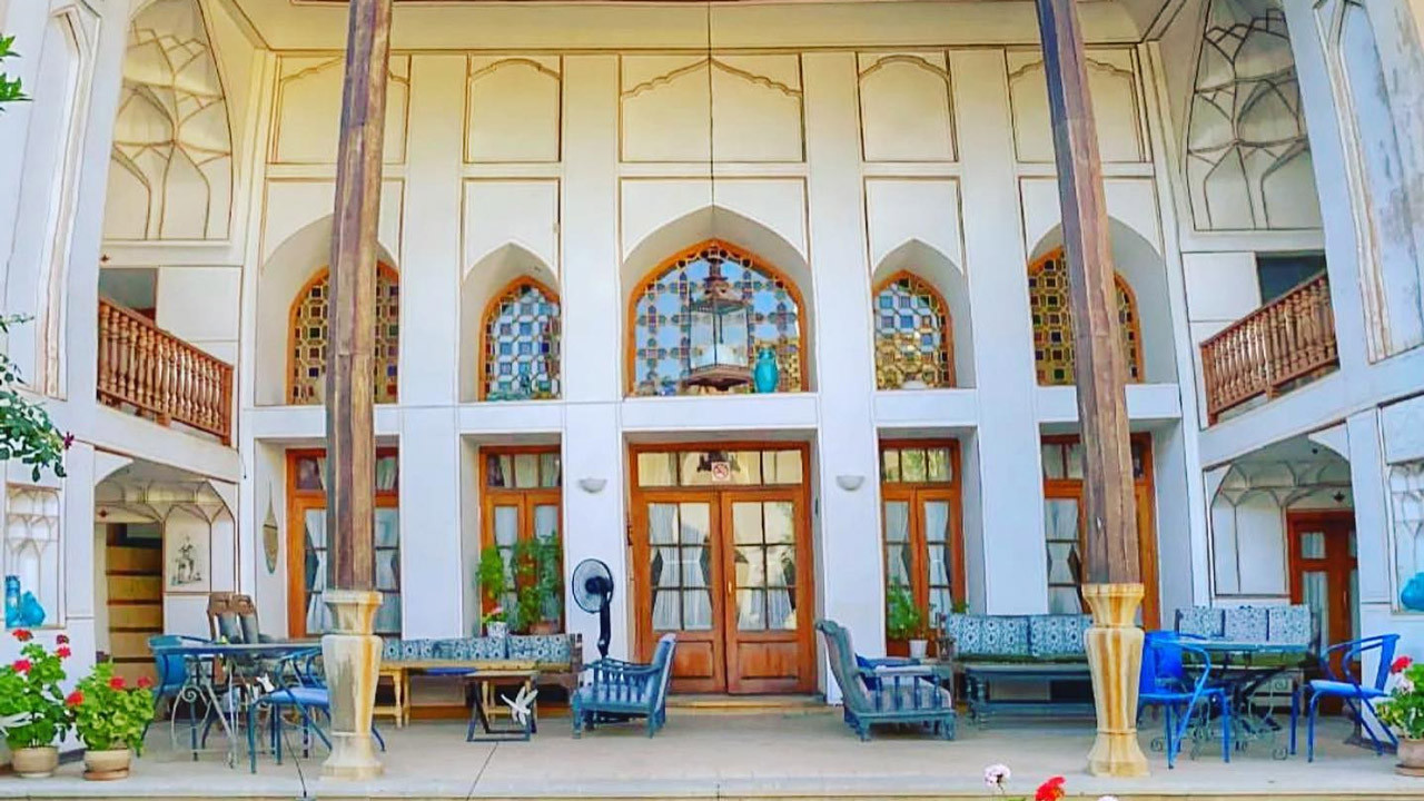 هتل دنسه سنتی بخردی اصفهان