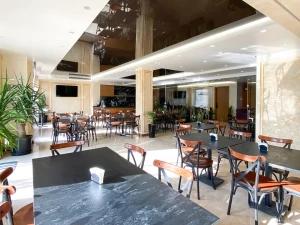 رستوران هتل آوات اصفهان رستوران هتل آوات اصفهان