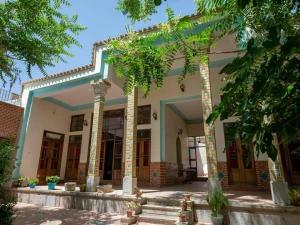 محوطه اقامتگاه سنتی آریو اصفهان محوطه اقامتگاه سنتی آریو اصفهان