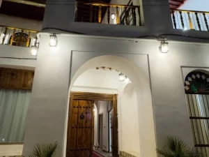 اقامتگاه بوم گردی عمارت بیلیارد بوشهر اقامتگاه بوم گردی عمارت بیلیارد بوشهر