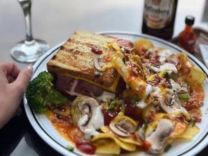 اقامتگاه سنتی عمارت مختار اصفهان اقامتگاه سنتی عمارت مختار اصفهان