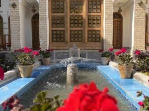 اقامتگاه سنتی عمارت خاتم اصفهان اقامتگاه سنتی عمارت خاتم اصفهان