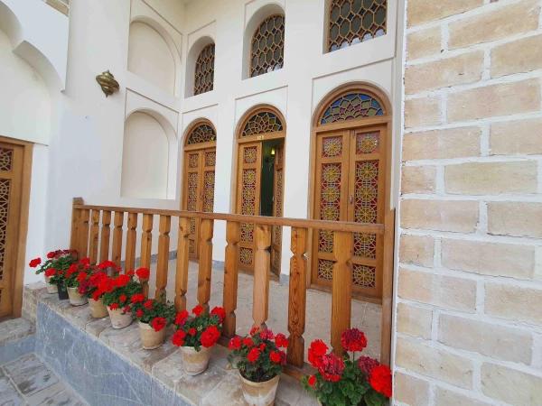 اقامتگاه سنتی عمارت خاتم اصفهان اقامتگاه سنتی عمارت خاتم اصفهان