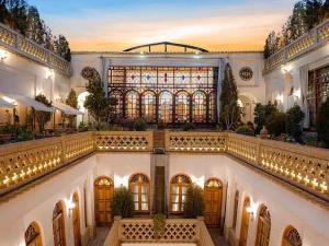 اقامتگاه سنتی قصر منشی اصفهان اقامتگاه سنتی قصر منشی اصفهان