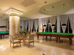 میزبیلیارد هتل اسپیناس آستارا میزبیلیارد هتل اسپیناس آستارا