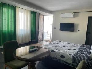 هتل آپارتمان امیران پلاس بندرانزلی هتل آپارتمان امیران پلاس بندرانزلی