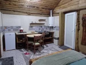 کلبه جنگلی دلین شغفی لاهیجان کلبه جنگلی دلین شغفی لاهیجان