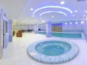 استخر سرپوشیده هتل تابران مشهد استخر سرپوشیده هتل تابران مشهد