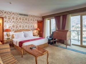 هتل پارسیان استقلال تهران هتل پارسیان استقلال تهران