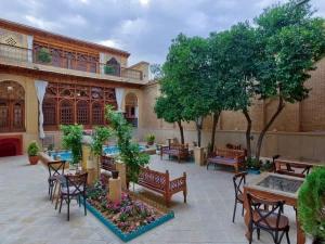 بوتیک هتل خانه زیبا شیراز بوتیک هتل خانه زیبا شیراز