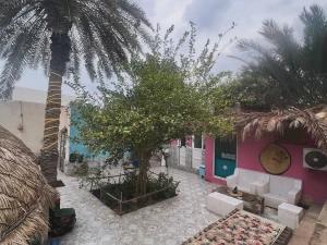 مهمانسرا دنج جزیره هرمز مهمانسرا دنج جزیره هرمز