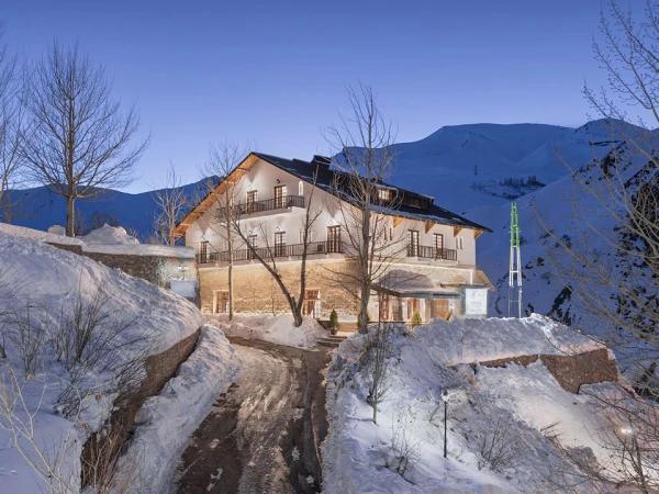 نمای بیرونی بوتیک هتل شمشک تهران نمای بیرونی بوتیک هتل شمشک تهران