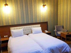 هتل آزادی افلاک خرم آباد هتل آزادی افلاک خرم آباد