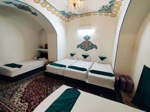 اقامتگاه سنتی عمارت چهارباغ کاشان اقامتگاه سنتی عمارت چهارباغ کاشان