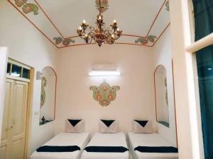 اقامتگاه سنتی عمارت چهارباغ کاشان اقامتگاه سنتی عمارت چهارباغ کاشان